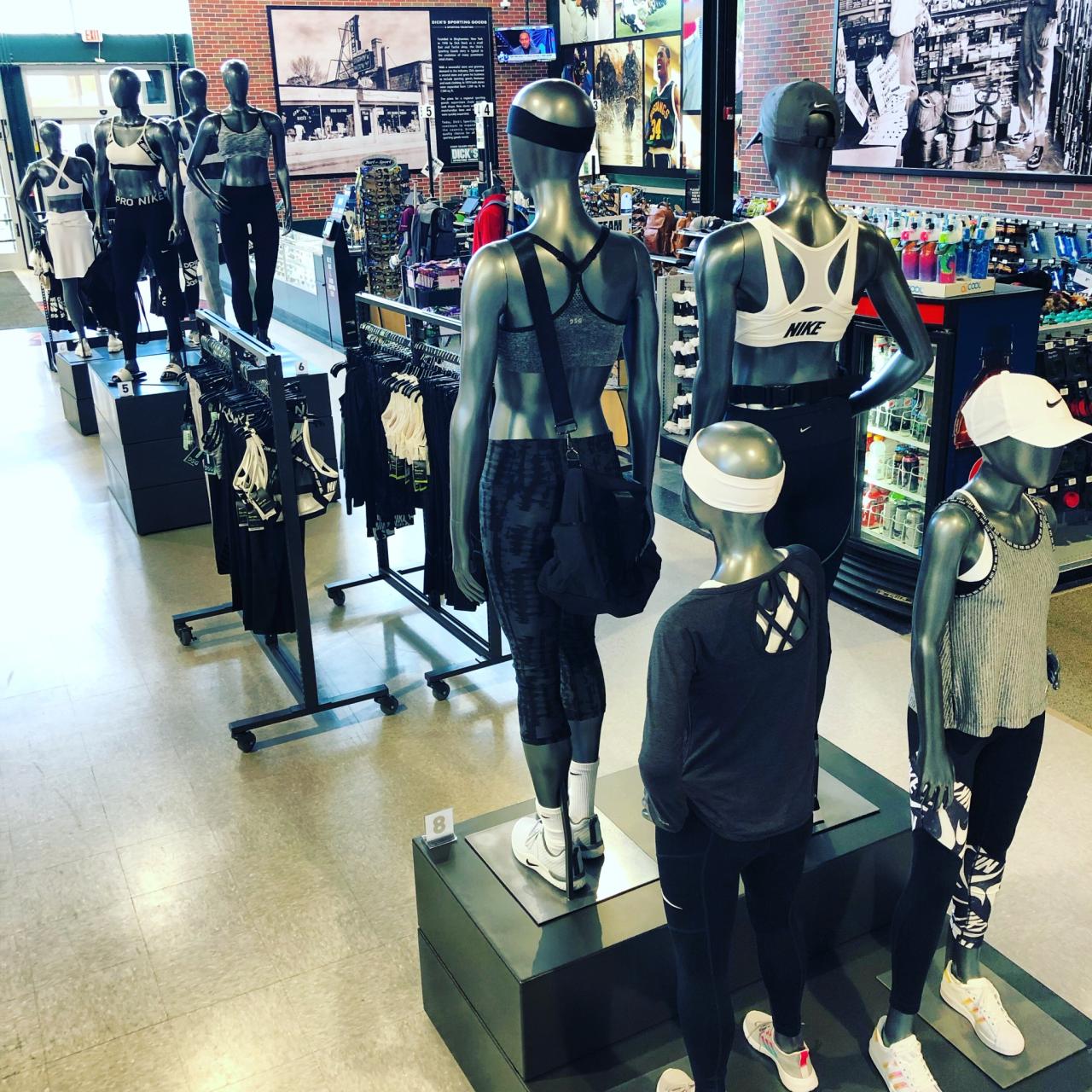 Visual merchandising styling techniques | Q's Creative Perspective Visual Merchandising Techniques That Increase Fashion Purchases
